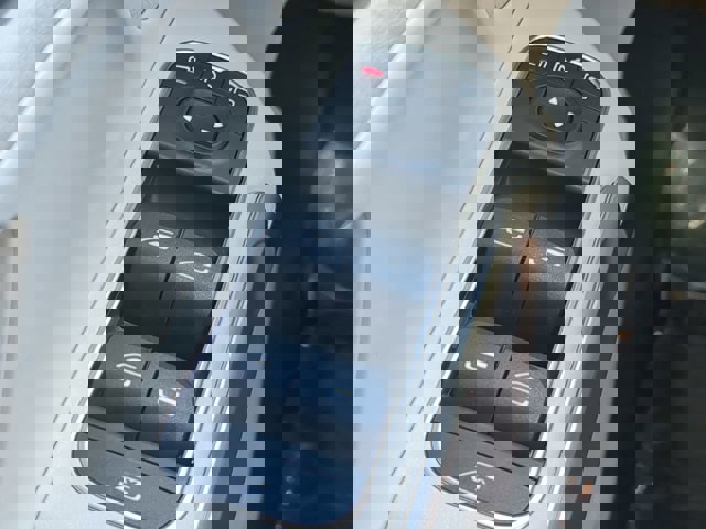 Used 2025 Mercedes-Benz GLB 250 GLB 250 image 21