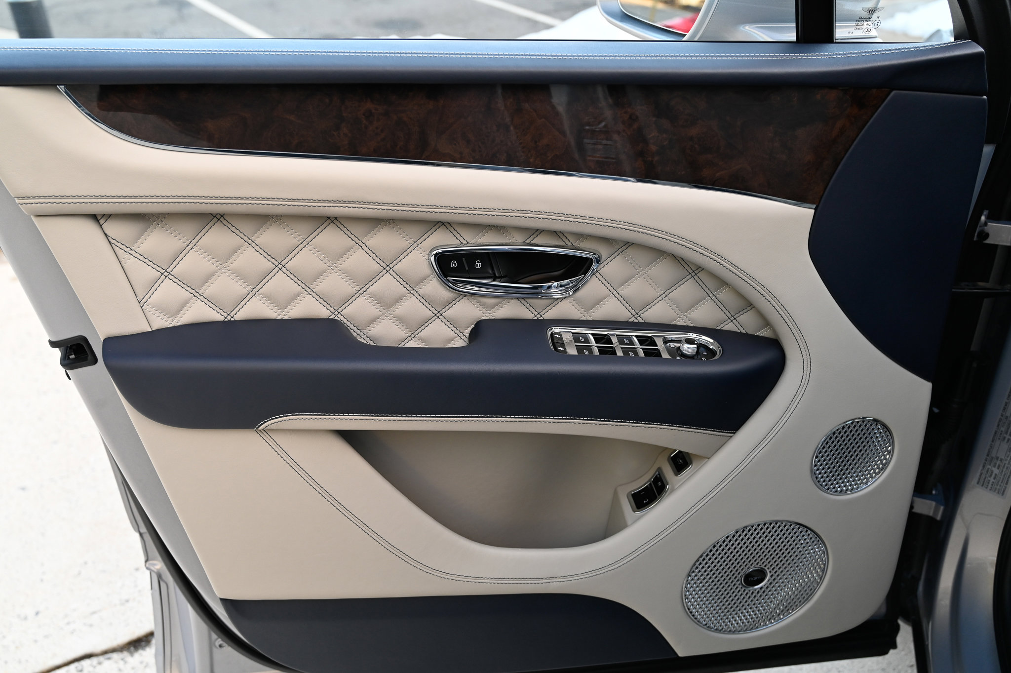 Used 2022 Bentley Bentayga image 20