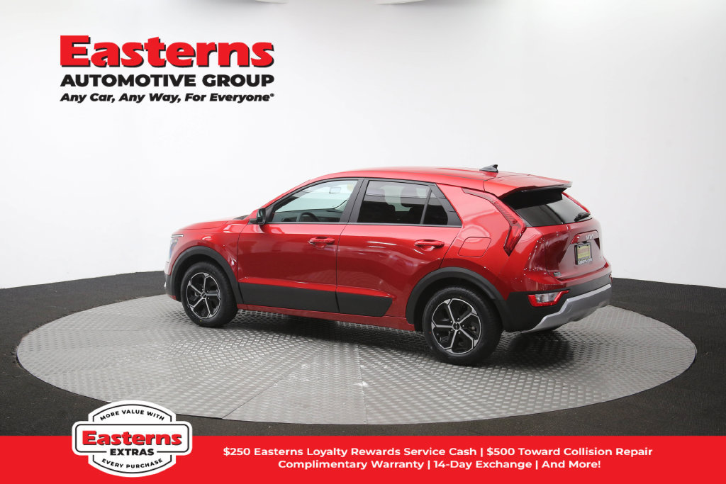 Used 2025 Kia Niro LX FWD image 62