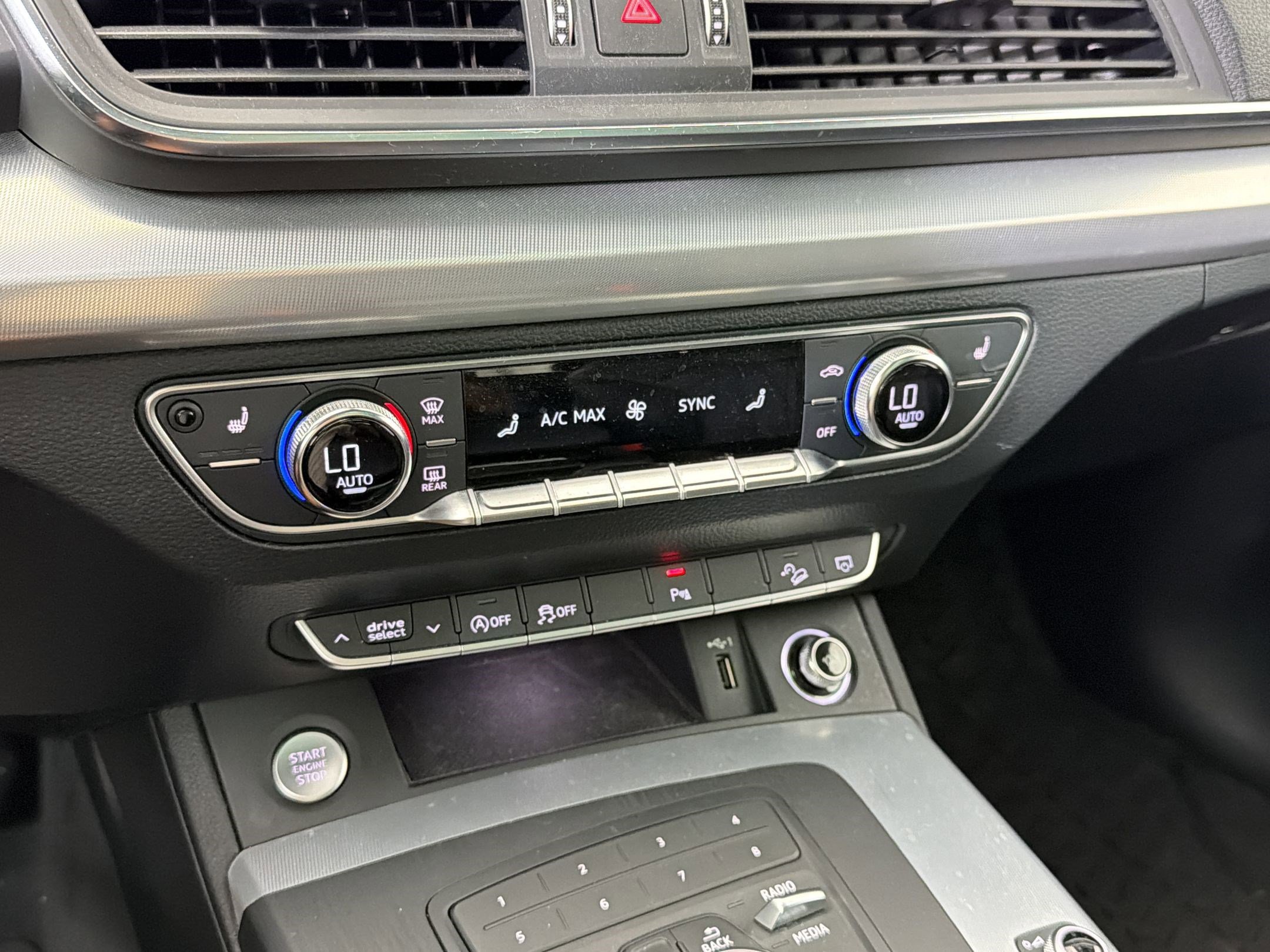 Used 2020 Audi Q5 2.0T Premium w/ Titanium Sport Package AWD/4WD image 18