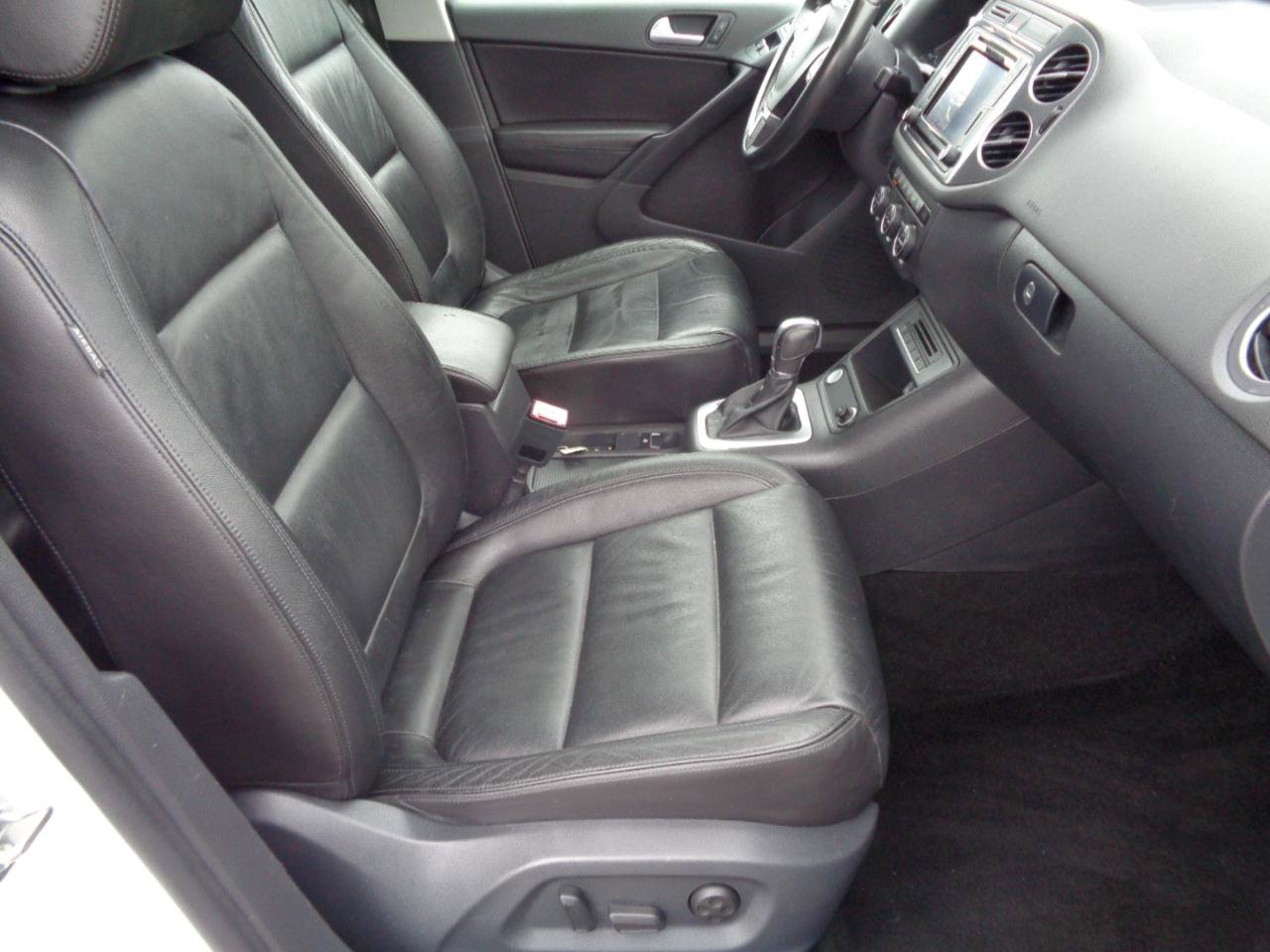 Used 2017 Volkswagen Tiguan Sport image 28