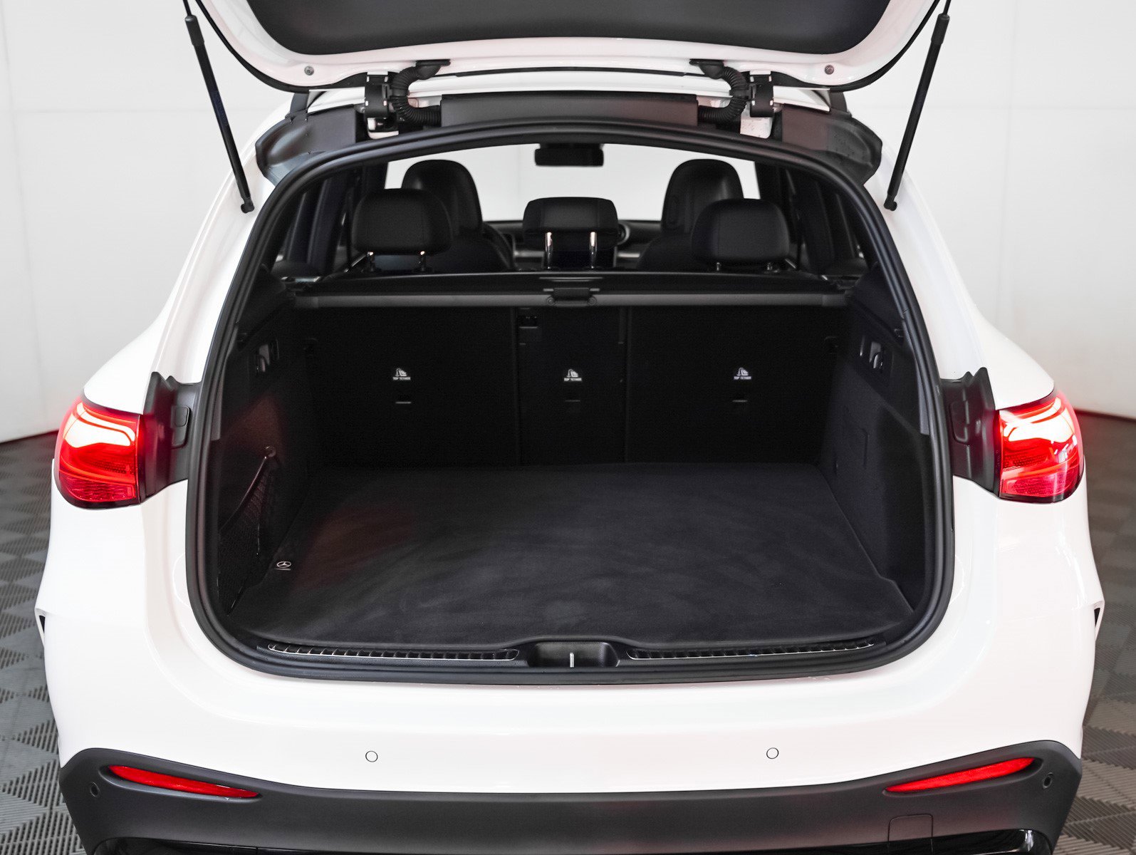 Certified 2025 Mercedes-Benz GLC 43 AMG 4MATIC image 12