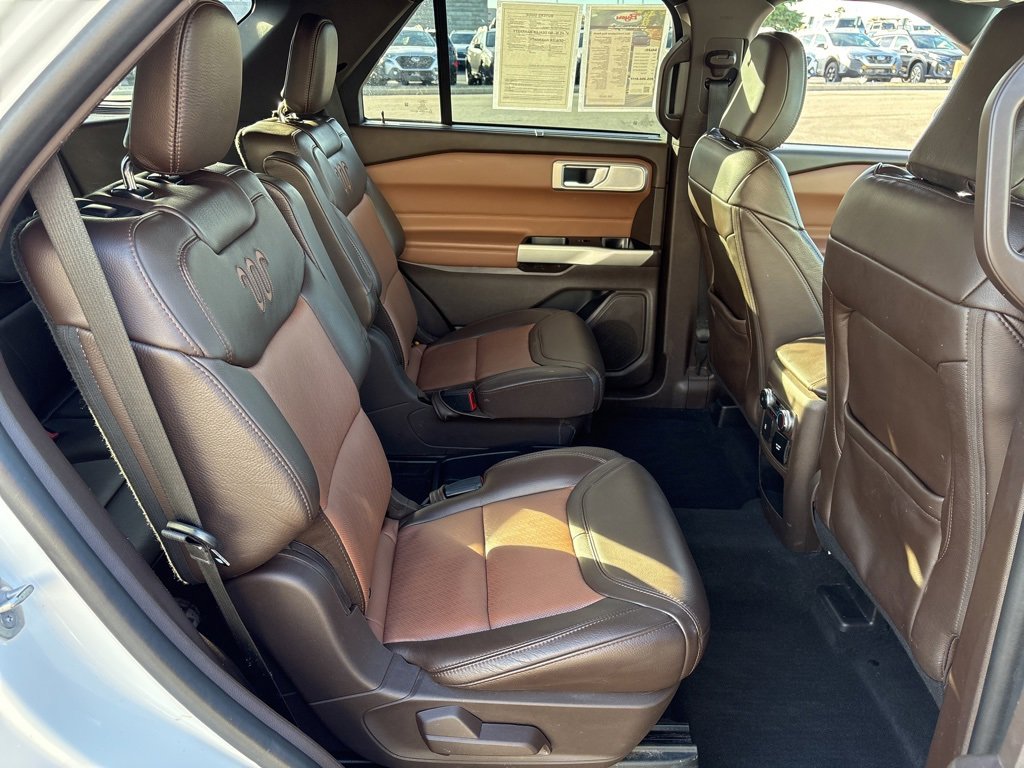 Used 2021 Ford Explorer King Ranch w/ Premium Technology Package image 11