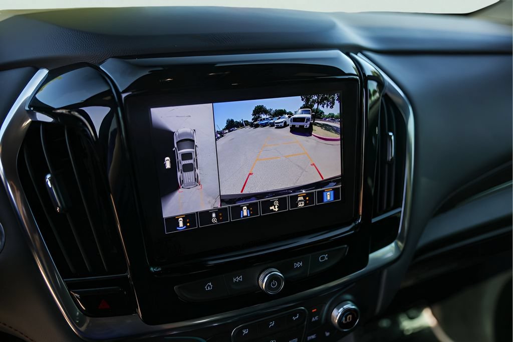 Used 2023 Chevrolet Traverse RS FWD image 20