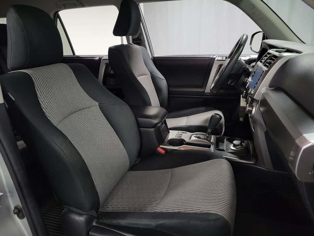 Used 2020 Toyota 4Runner SR5 AWD/4WD image 26