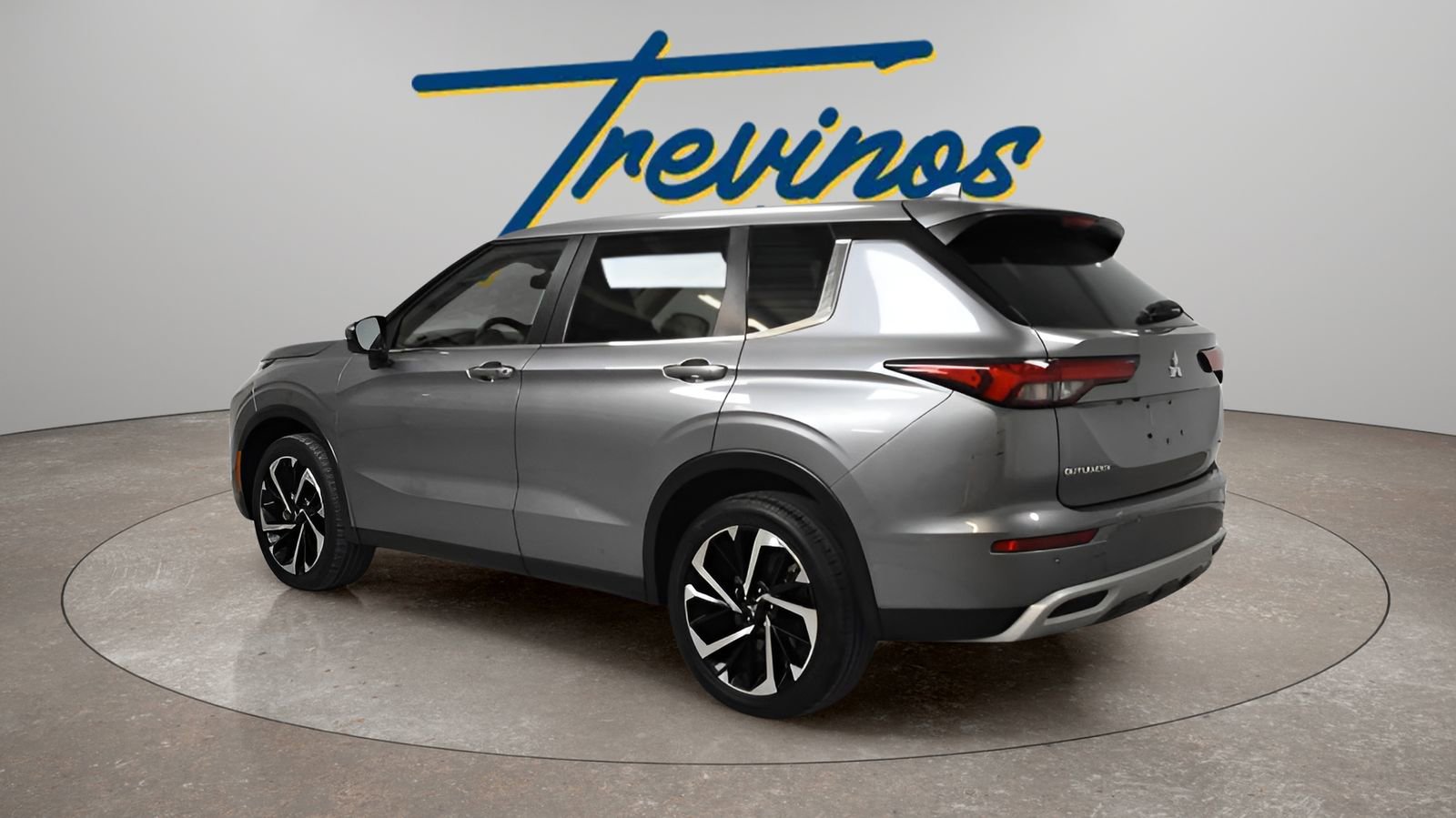 Used 2024 Mitsubishi Outlander SE image 9