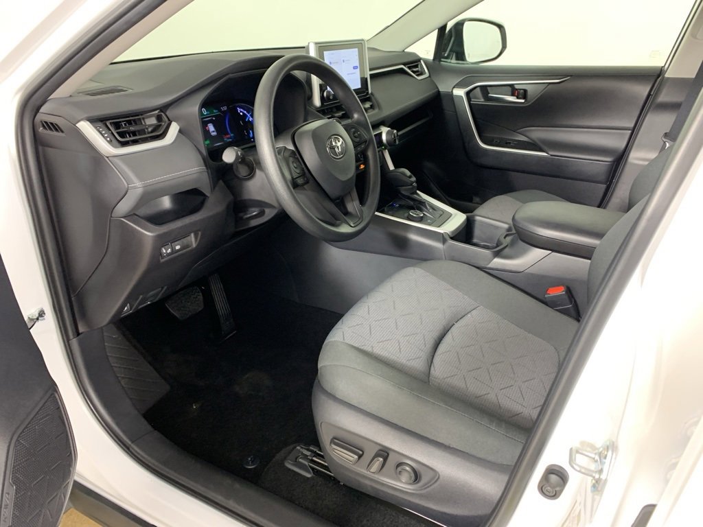 Used 2025 Toyota RAV4 XLE image 29