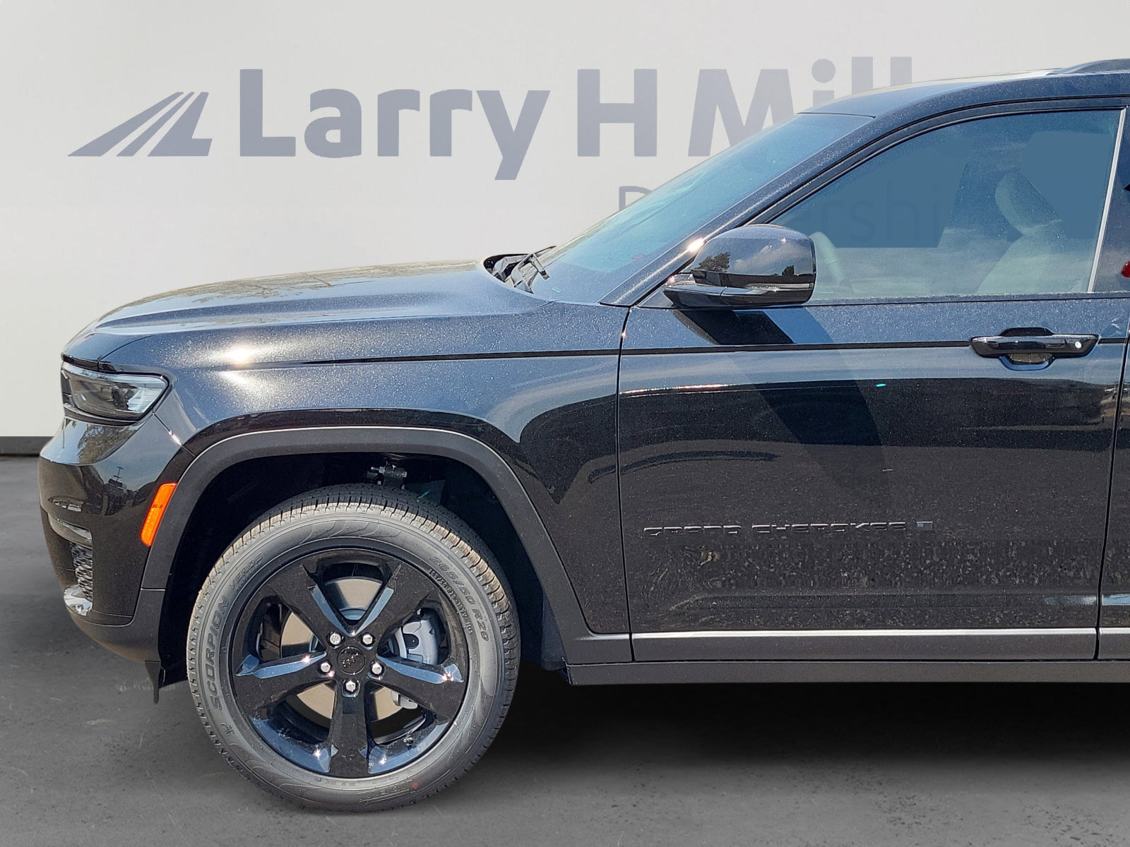 New 2025 Jeep Grand Cherokee L Limited w/ Black Appearance Package image 2