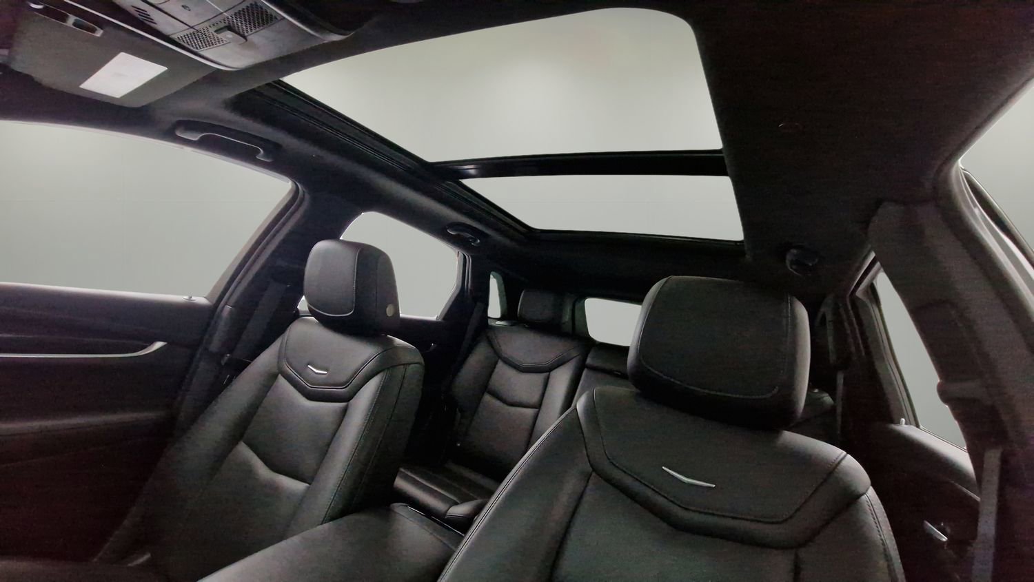 Used 2022 Cadillac XT5 Premium Luxury w/ Technology Package image 23