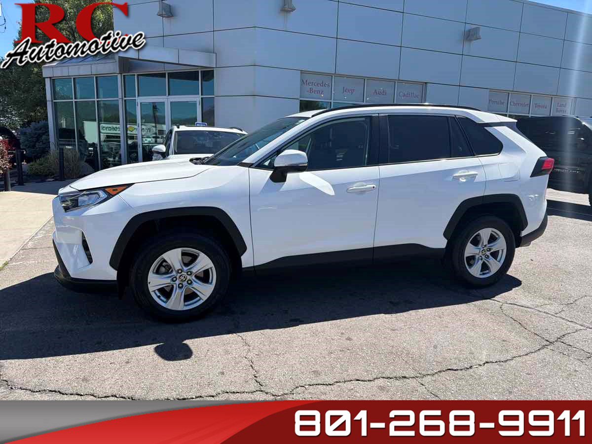 Used 2021 Toyota RAV4 XLE AWD/4WD image 1