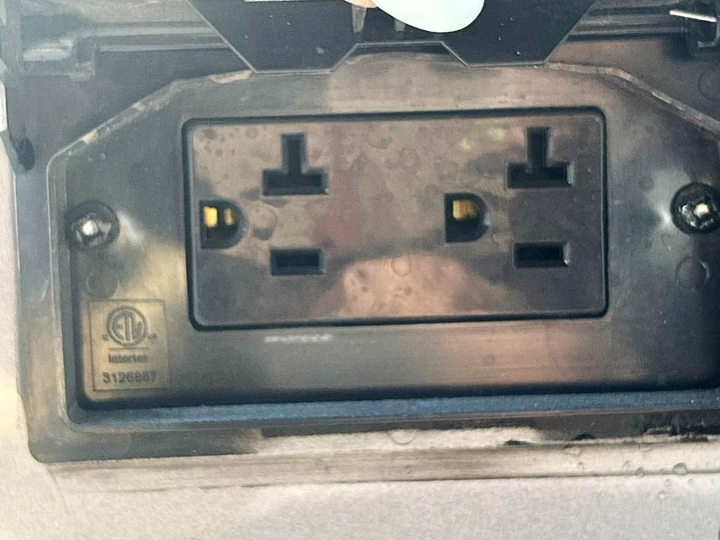 Used 2022 Mercedes-Benz Sprinter 2500 image 18