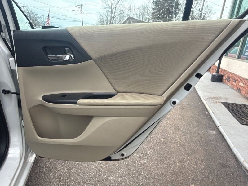Used 2015 Honda Accord LX image 19