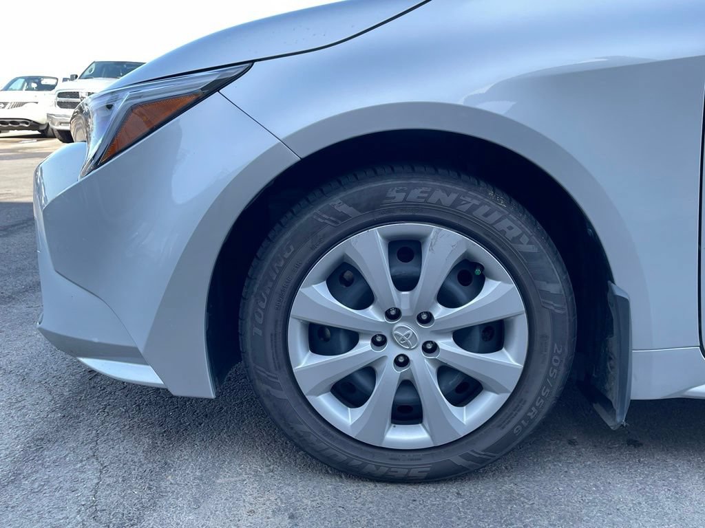 Used 2024 Toyota Corolla LE FWD image 31