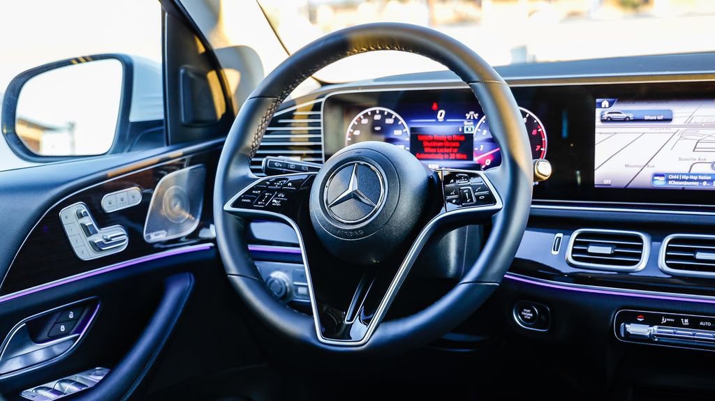 Used 2024 Mercedes-Benz GLS 450 4MATIC image 16