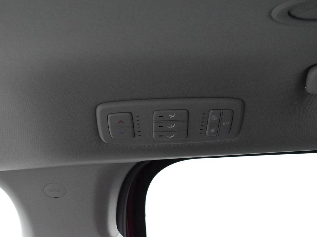 Used 2024 Kia Carnival LX image 30