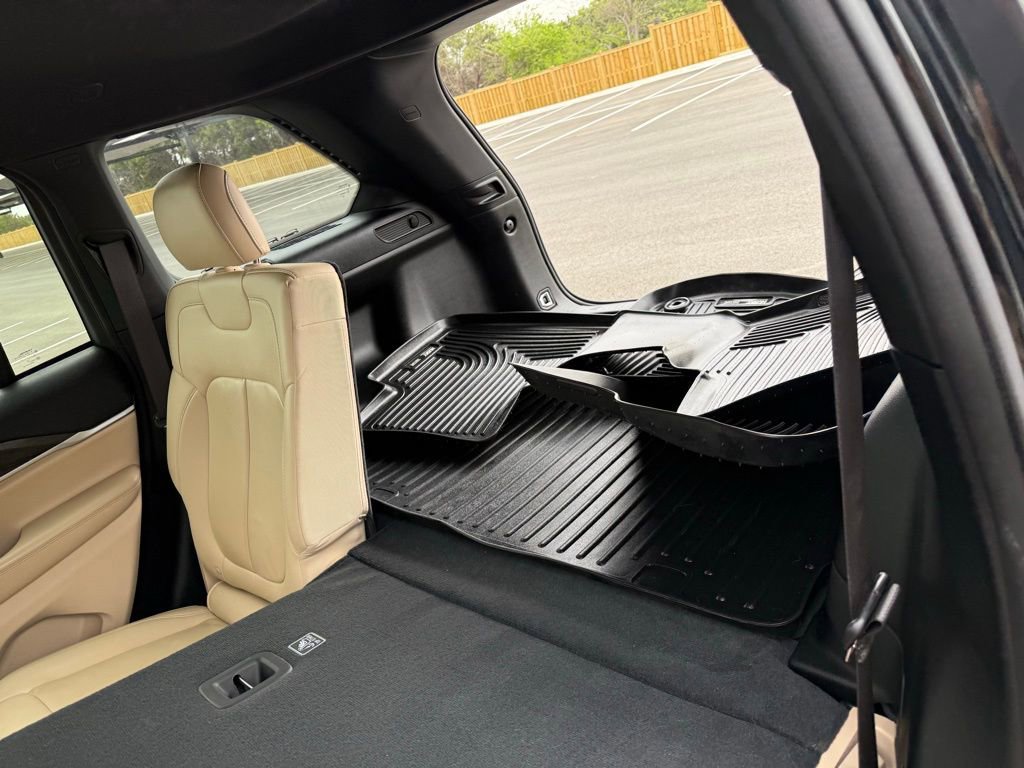 Used 2023 Jeep Grand Cherokee Limited image 25