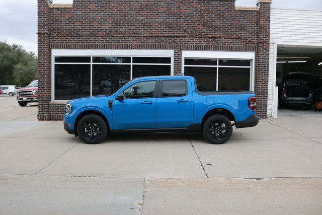 New 2025 Ford Maverick Lariat w/ Black Appearance Package image 2