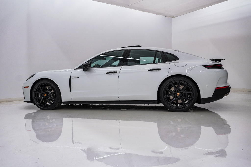 New 2026 Porsche Panamera 4 E-Hybrid AWD/4WD image 2