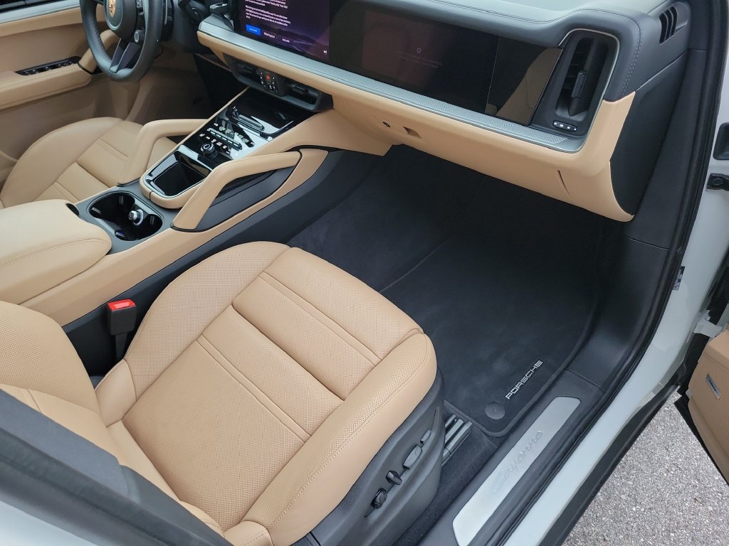 Certified 2026 Porsche Cayenne AWD/4WD image 19