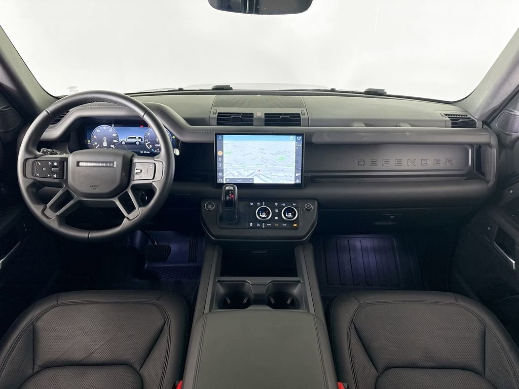 Used 2025 Land Rover Defender 110 X-Dynamic SE image 9