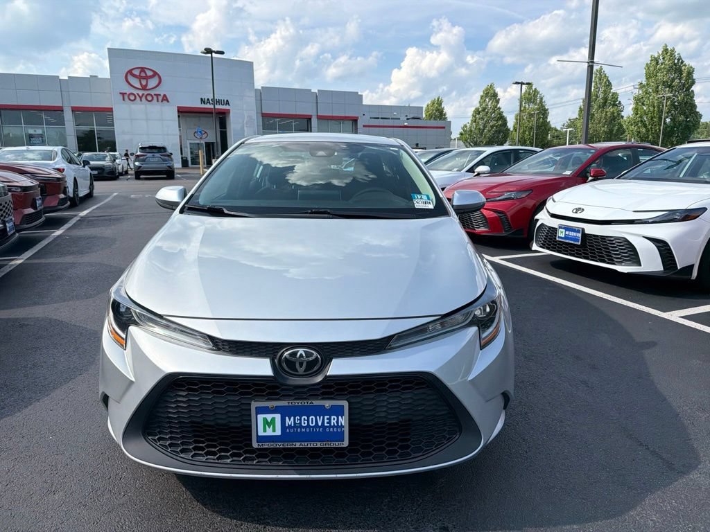 Used 2020 Toyota Corolla LE FWD image 2