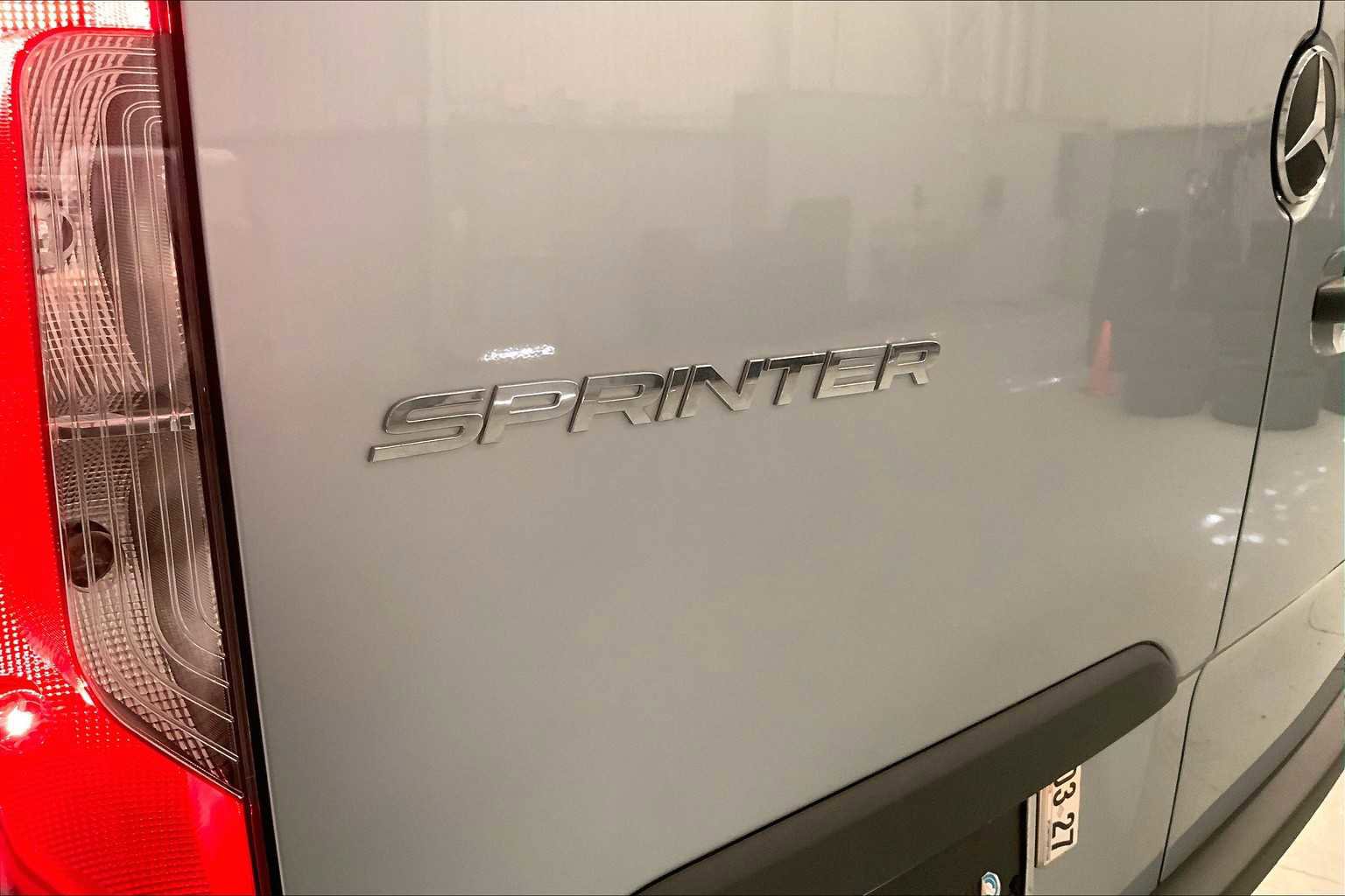 Used 2025 Mercedes-Benz Sprinter 2500 image 14