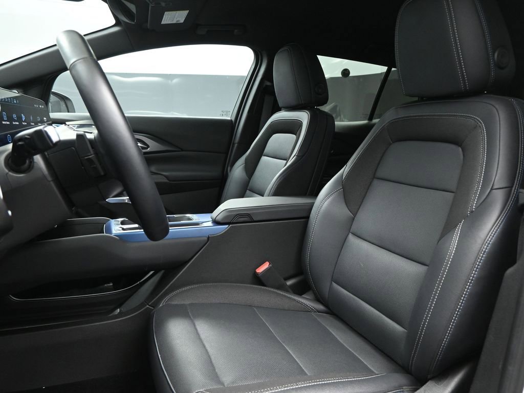 Used 2025 Chevrolet Equinox EV LT w/ Convenience Package image 14