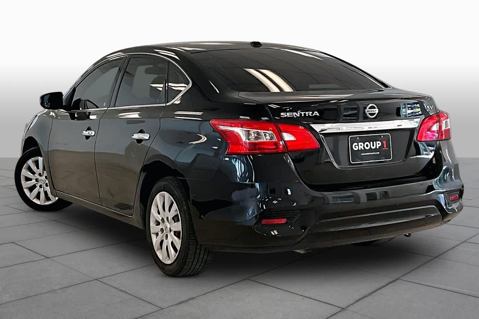 Used 2017 Nissan Sentra SV FWD image 11