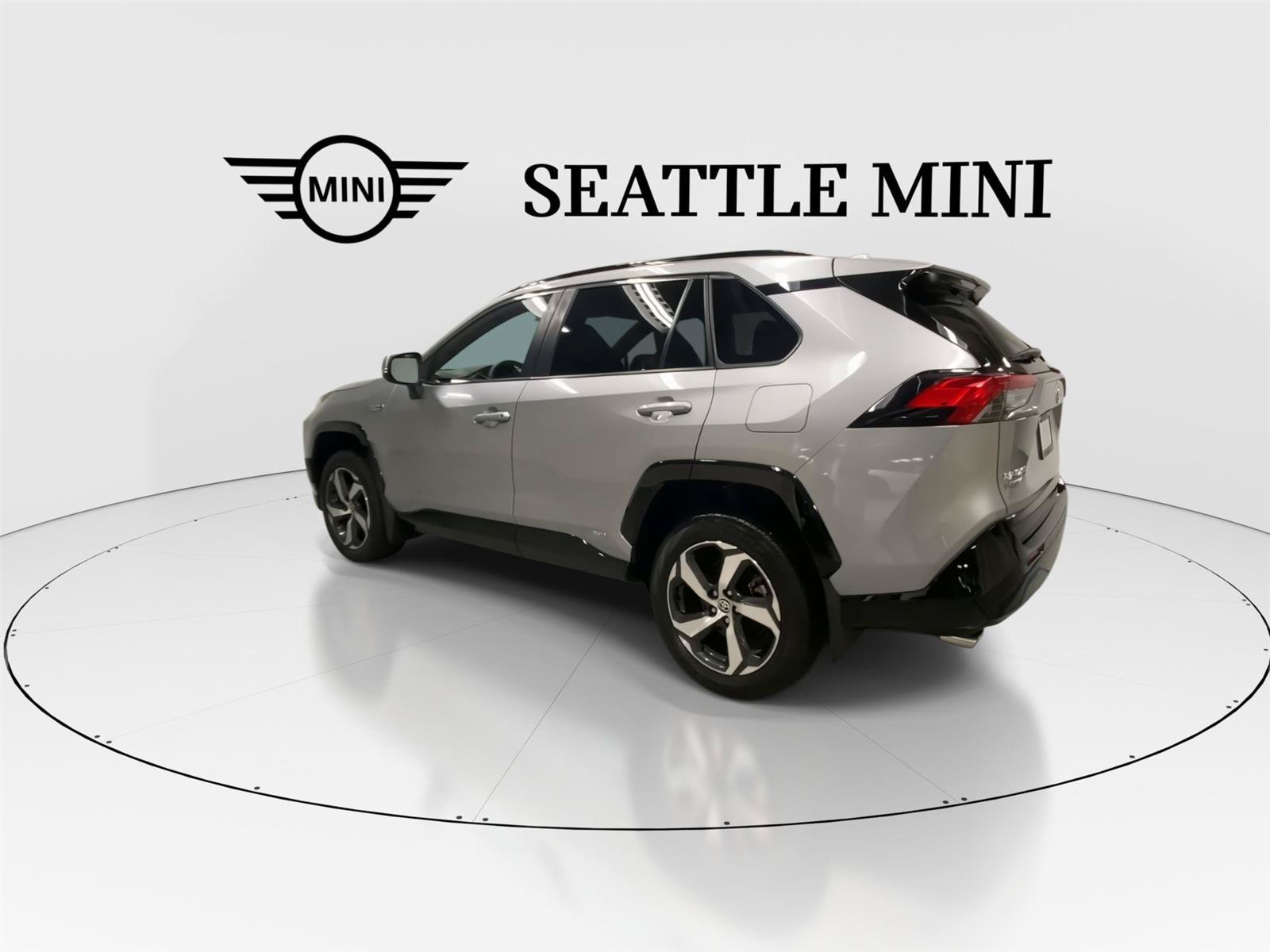 Used 2023 Toyota RAV4 SE w/ Weather & Moonroof Package AWD/4WD image 7