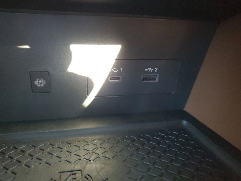 Used 2025 Nissan Pathfinder Platinum image 33