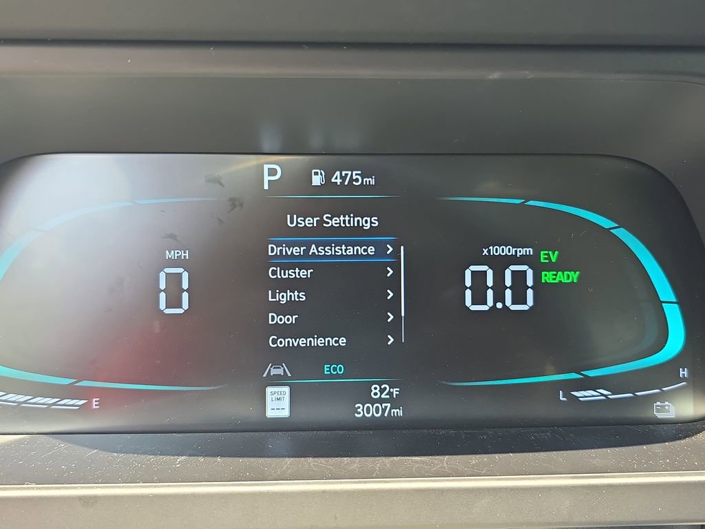 Used 2025 Hyundai Elantra Blue image 17