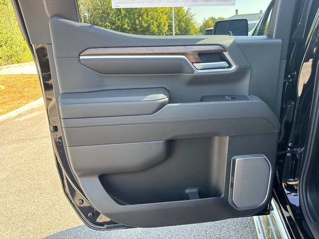 New 2026 Chevrolet Silverado 1500 High Country w/ Technology Package AWD/4WD image 14