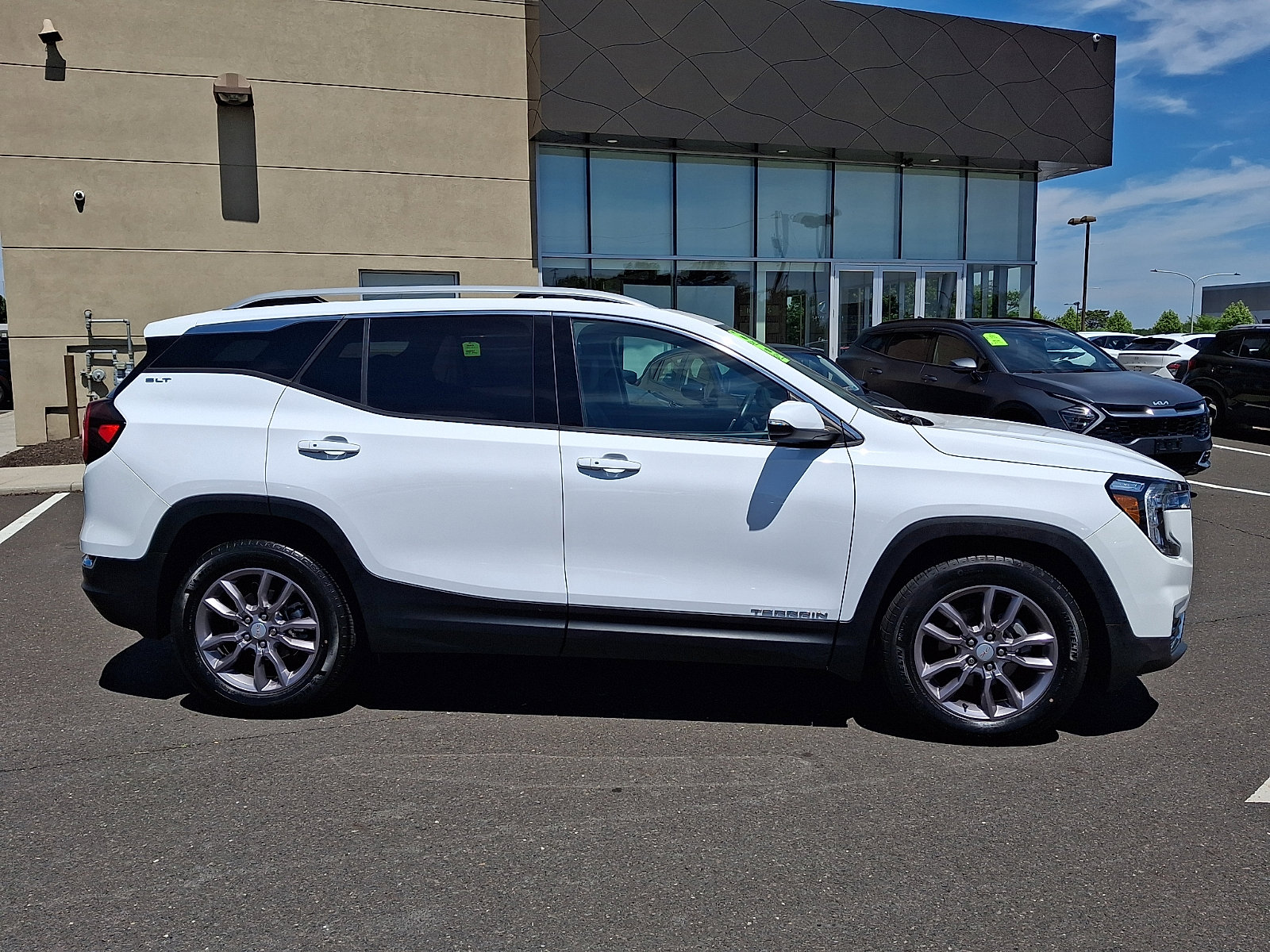 Used 2023 GMC Terrain SLT FWD image 7