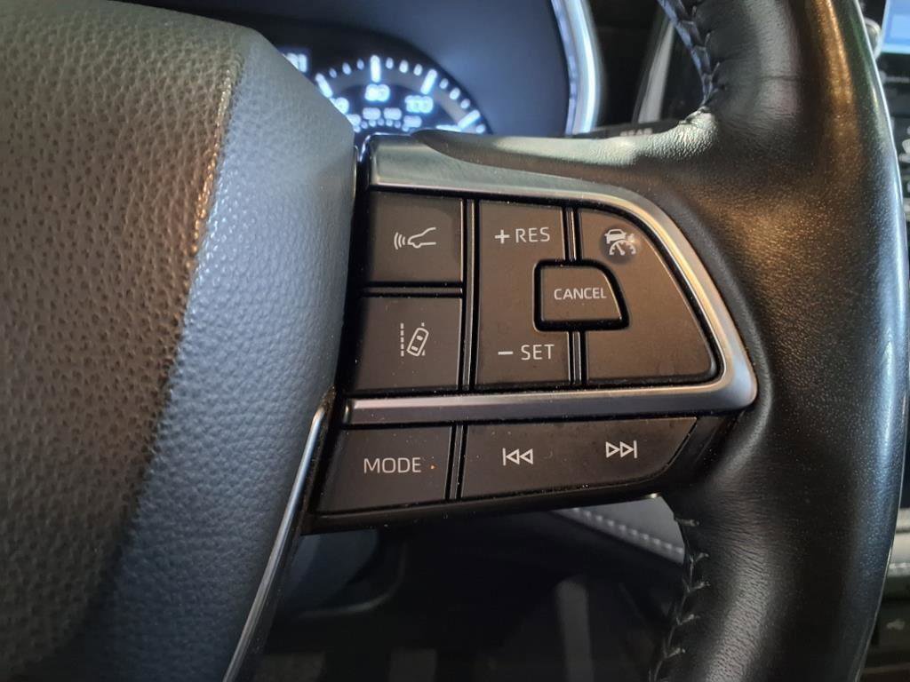 Used 2020 Toyota Highlander Limited image 30