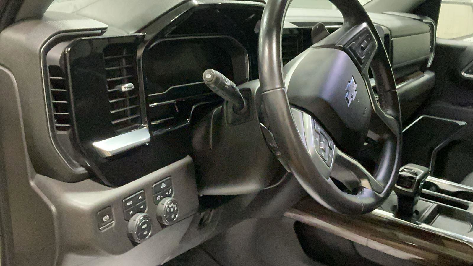 Used 2023 Chevrolet Silverado 1500 LT Trail Boss image 14