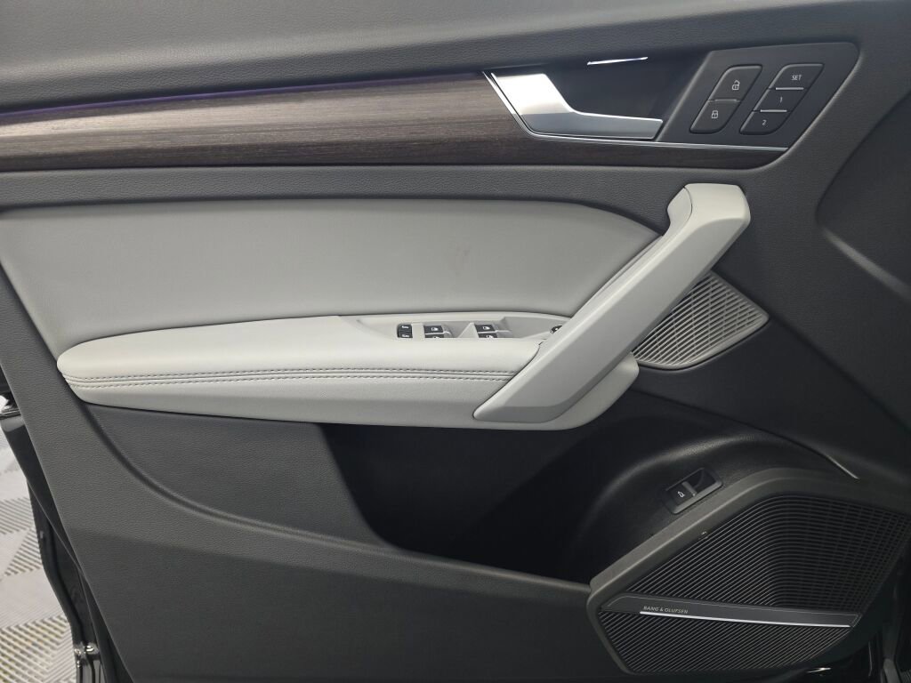 Certified 2025 Audi Q5 2.0T Premium Plus w/ Premium Plus Package image 35