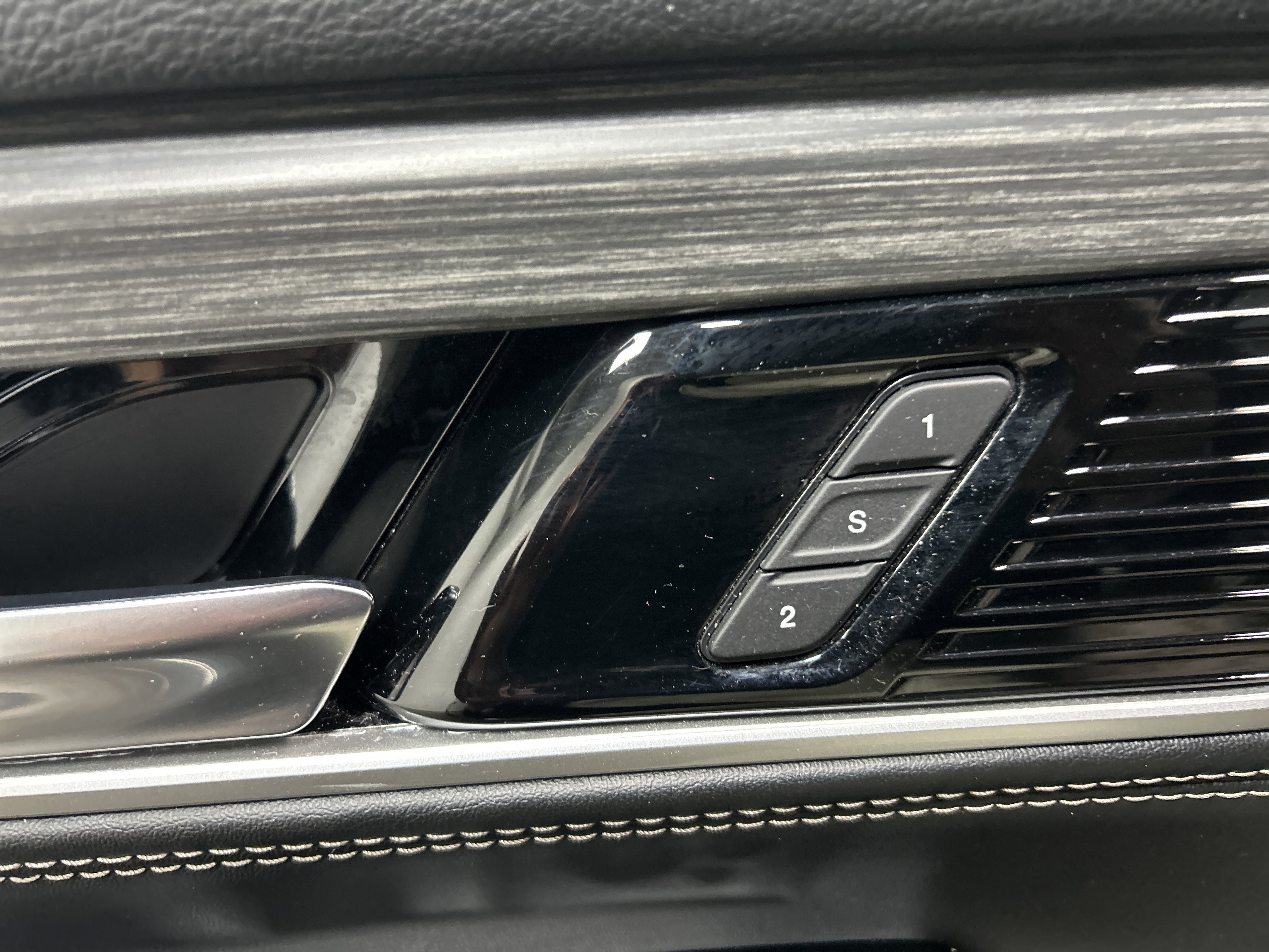 Used 2023 Jeep Wagoneer L Series II AWD/4WD image 26