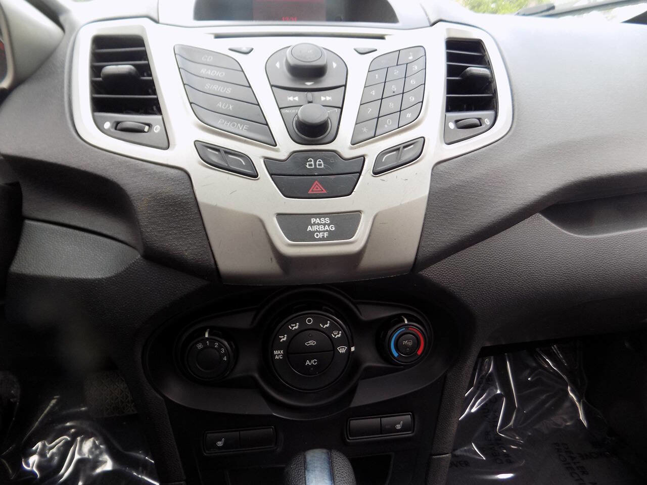 Used 2013 Ford Fiesta SE FWD image 14