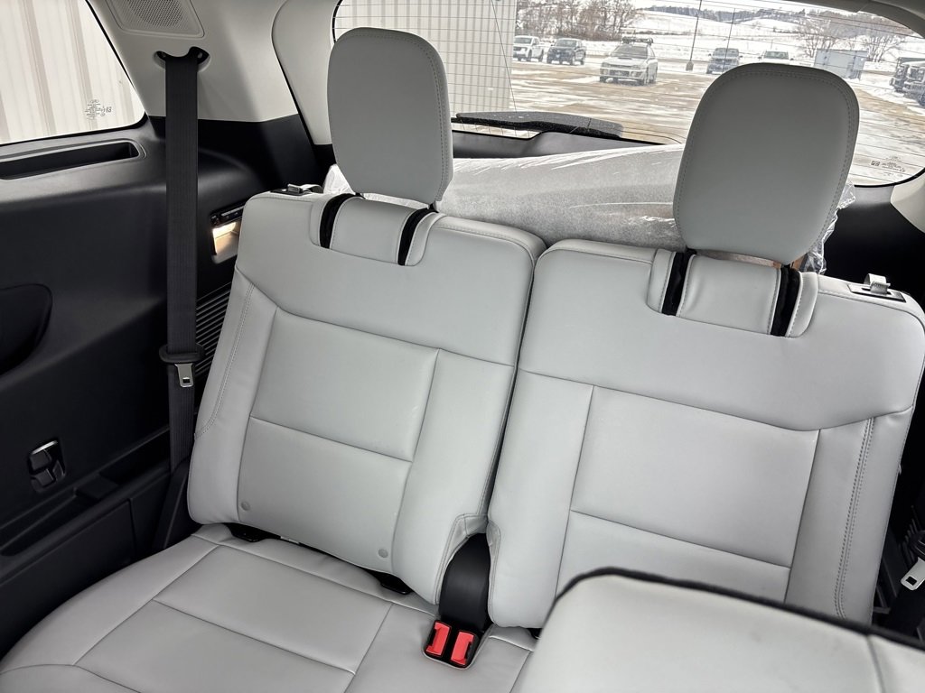 New 2025 Ford Explorer Platinum w/ Ultimate Package image 32