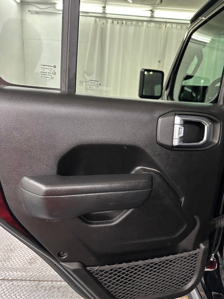 Used 2022 Jeep Wrangler Unlimited Sport image 29