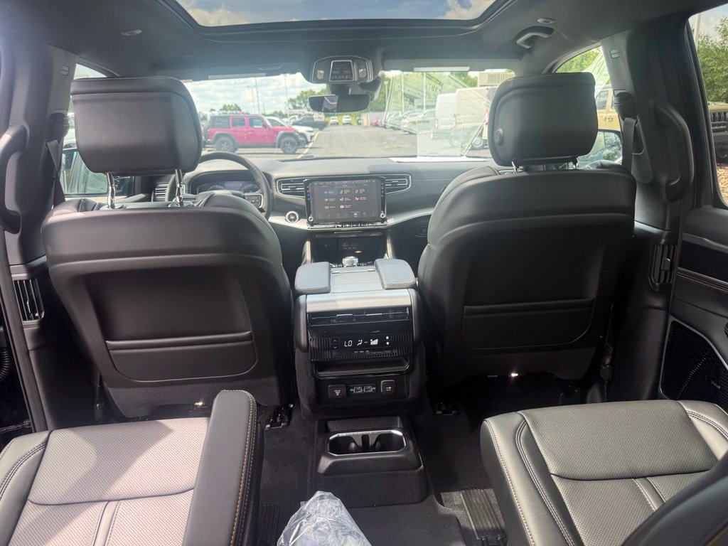 New 2026 Jeep Grand Wagoneer 4WD image 43