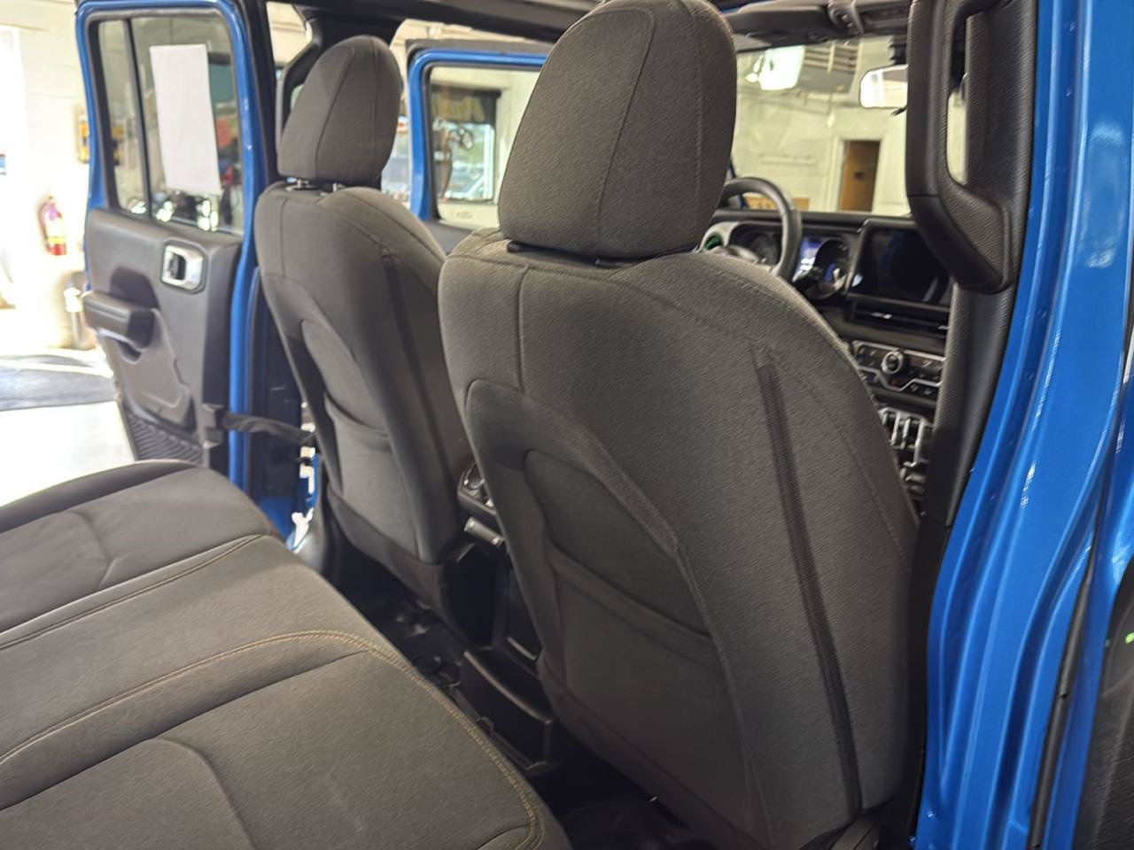 Used 2024 Jeep Wrangler Unlimited AWD/4WD image 49