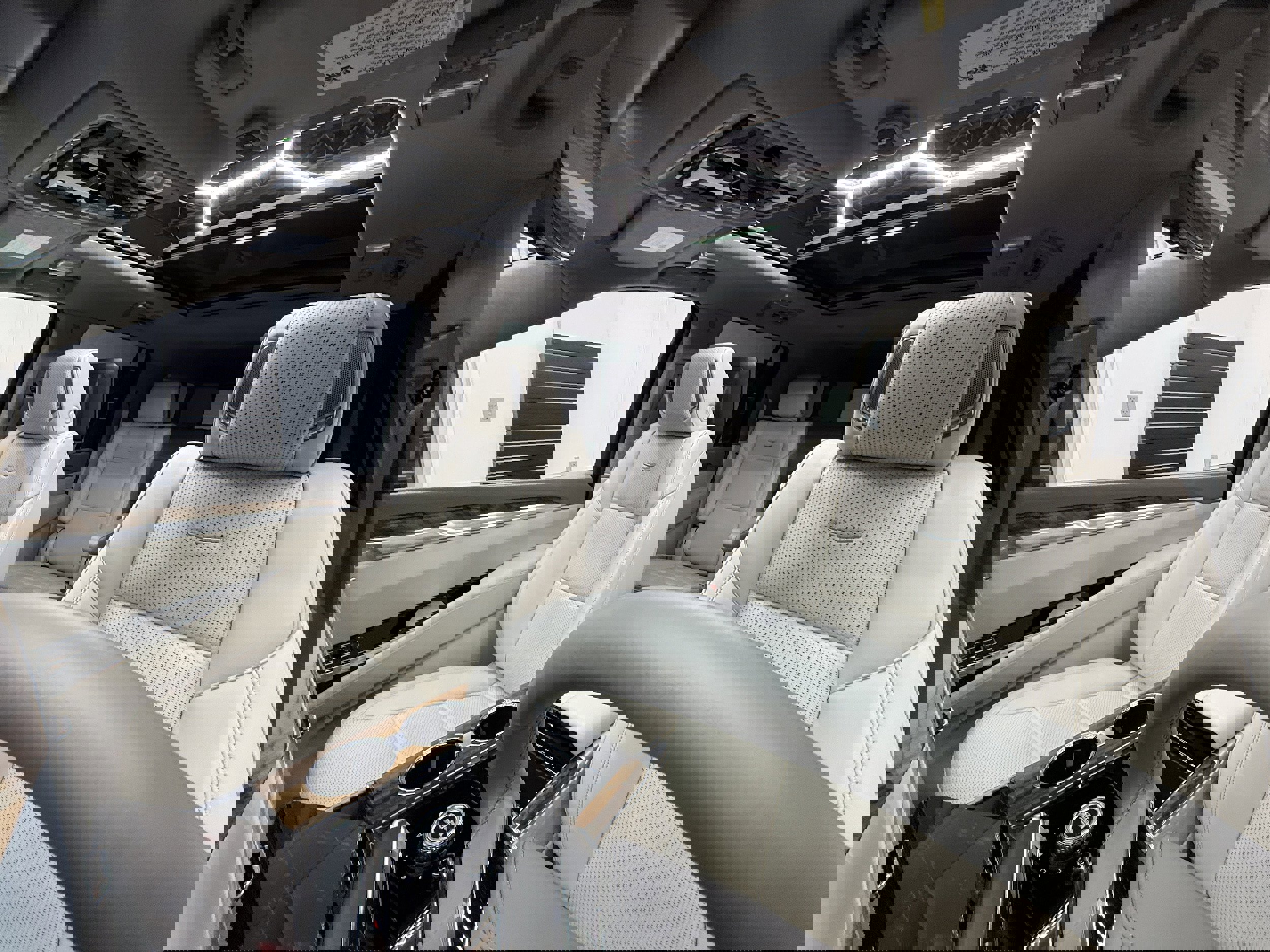 Used 2025 Cadillac Escalade ESV Sport Platinum image 15