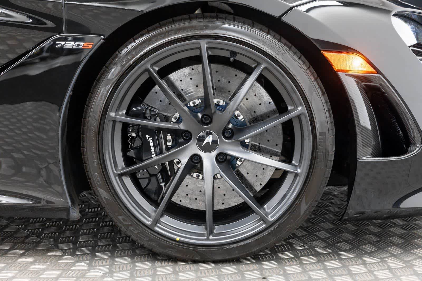 Used 2023 McLaren 720S Spider RWD image 43