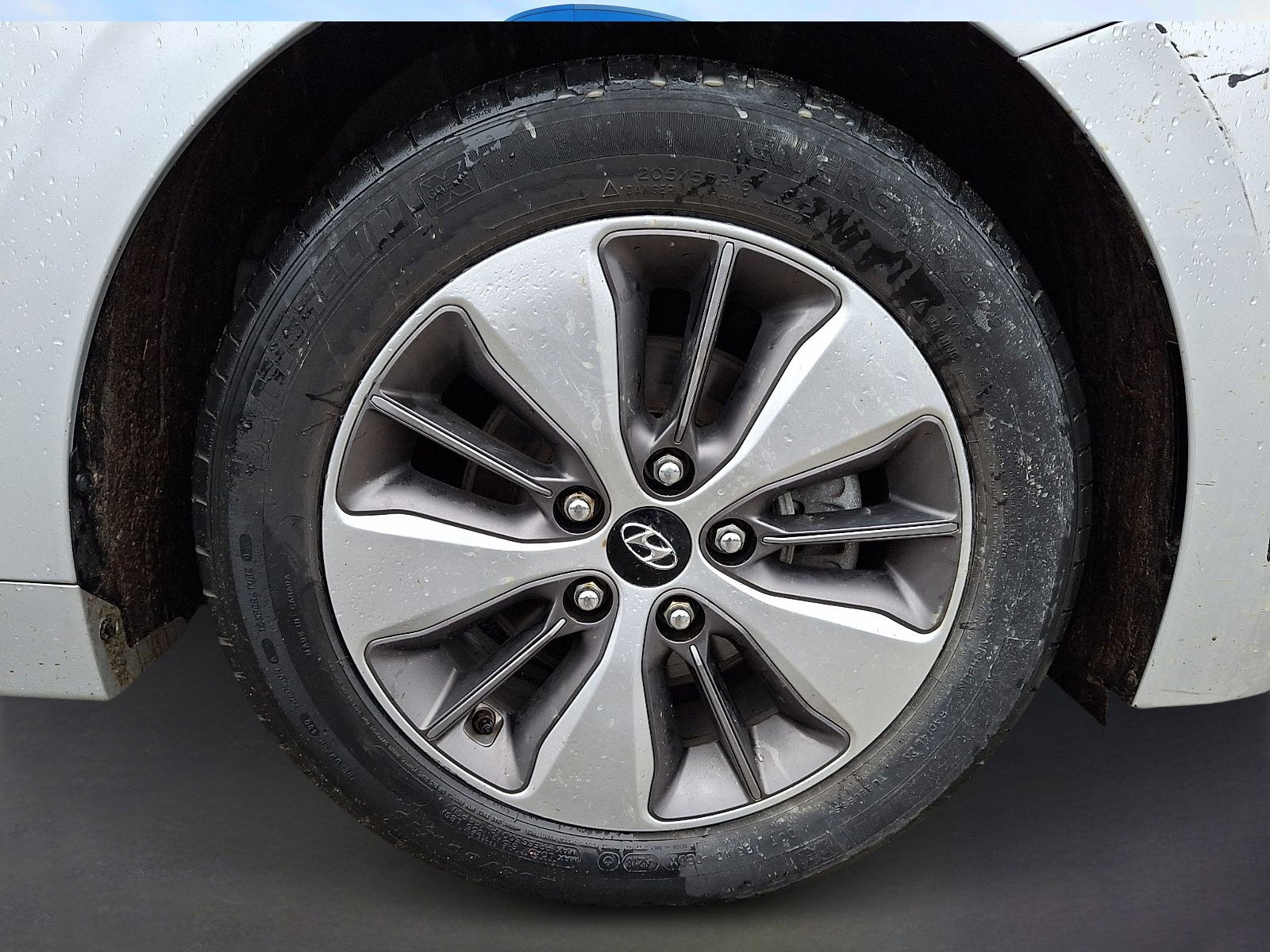 Used 2019 Hyundai Ioniq Plug-In Hybrid image 7