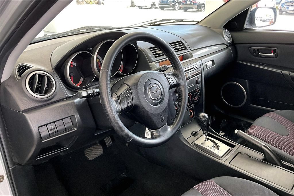 Used 2005 MAZDA MAZDA3 s FWD image 17