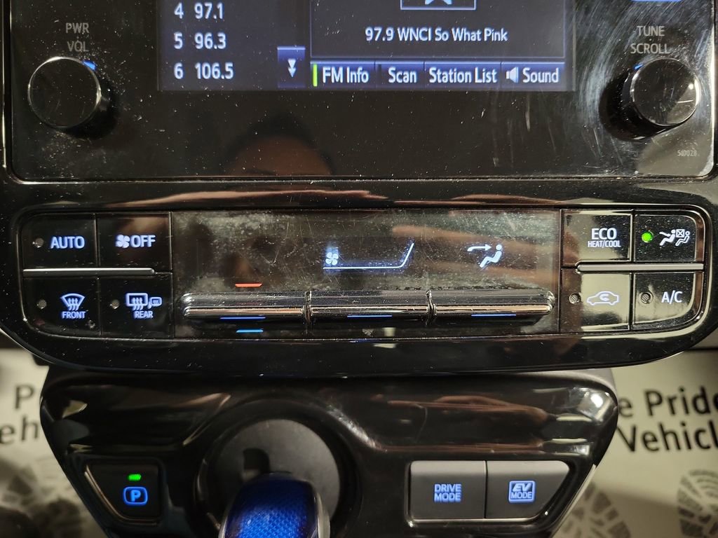 Used 2017 Toyota Prius Two image 17