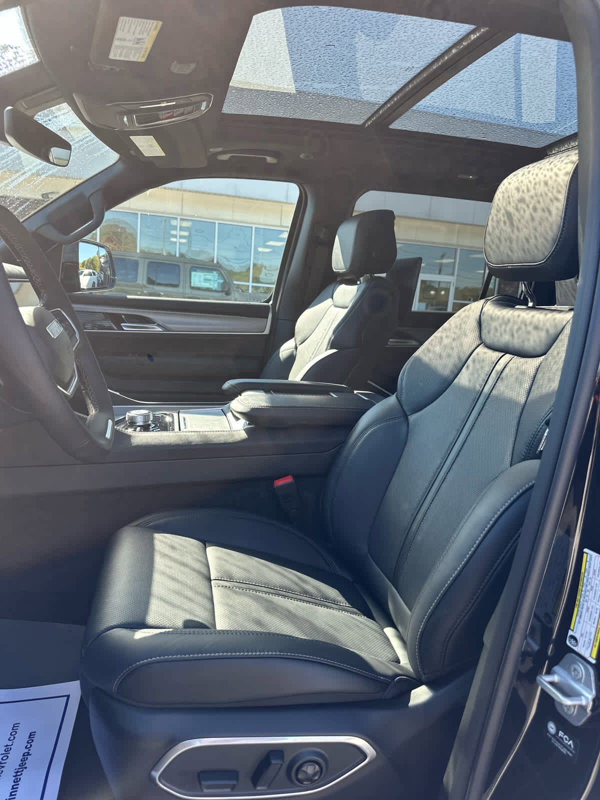New 2025 Jeep Wagoneer Series II AWD/4WD image 14