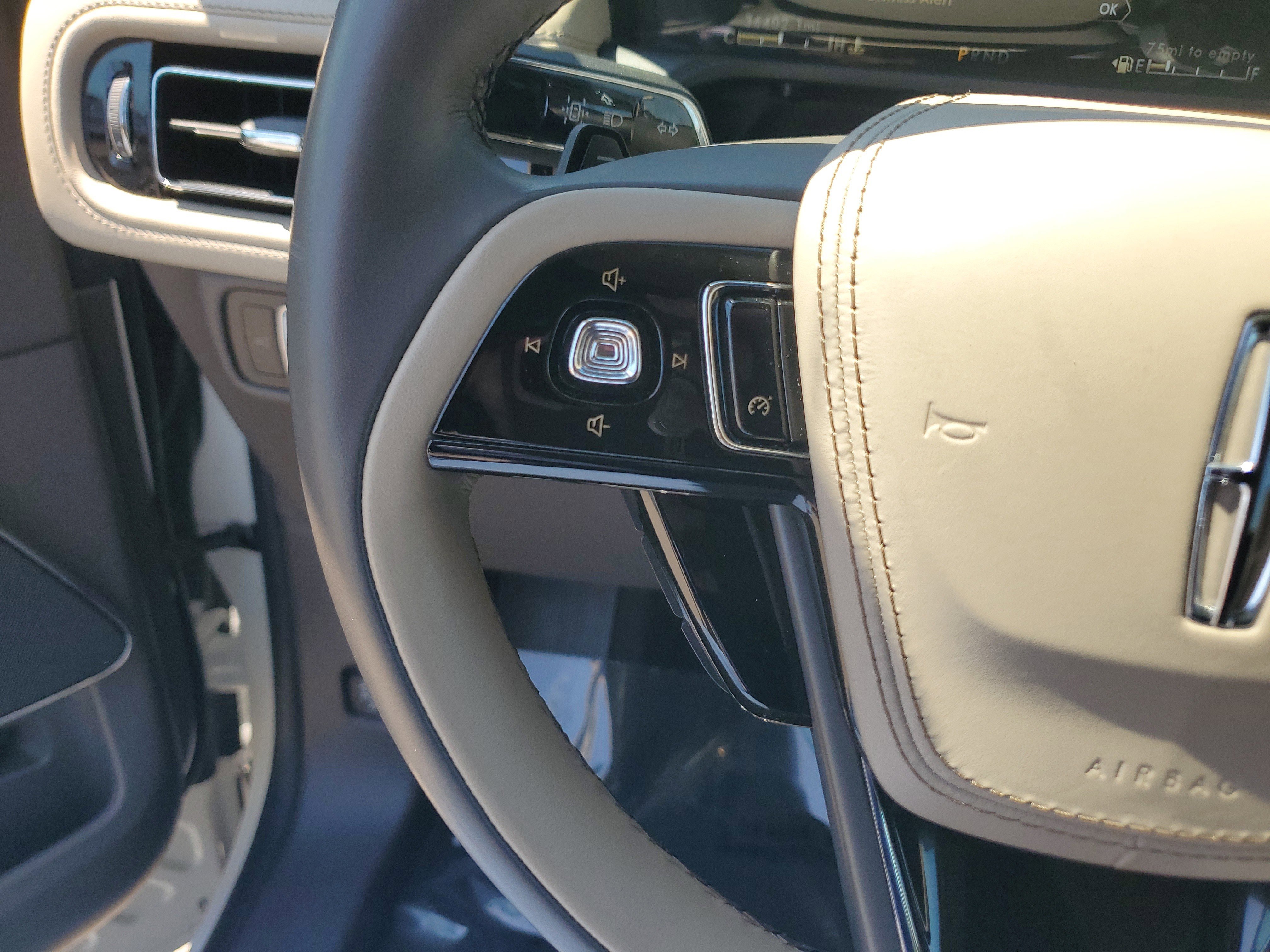 Used 2022 Lincoln Aviator Reserve image 23