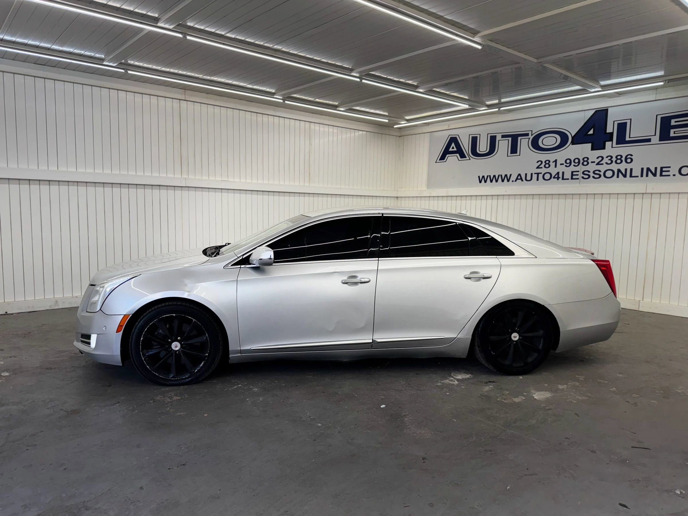 Used 2014 Cadillac XTS Luxury image 9